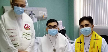 Fr Gerwin Mendoza Lumanglas MSC, of the Philippine Province, making his perpetual profession in May 2021. (Image via https://www.misacor.org.au.)