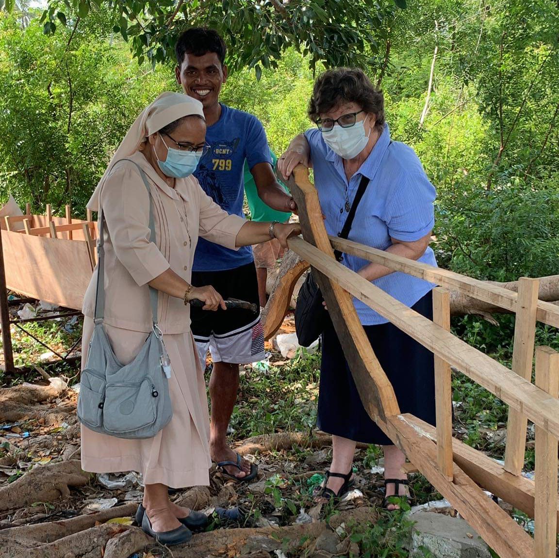 The Sacred Heart family helping typhoon survivors in the Philippines ...